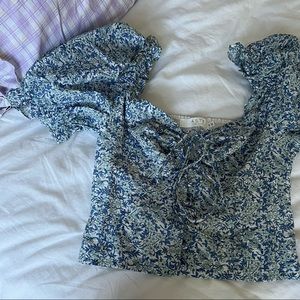 BLUE FLORAL PUFF SLEEVE TOP FROM ASTR THE LABEL